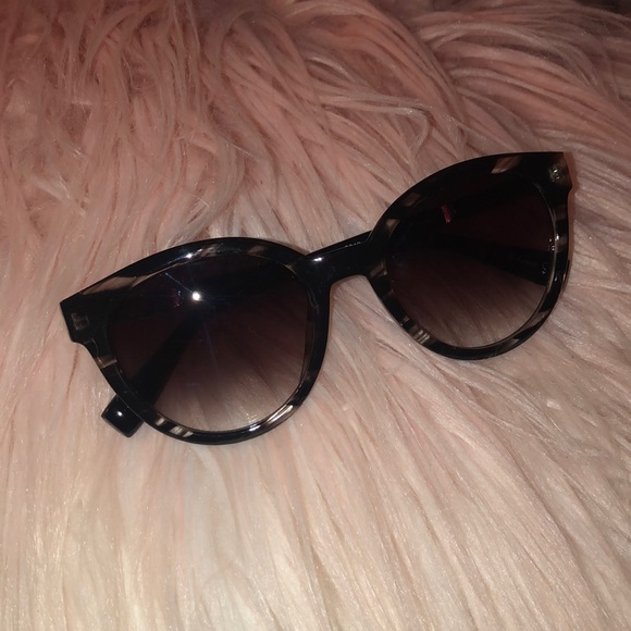 Black patterned sunglasses - Picture 1 of 5